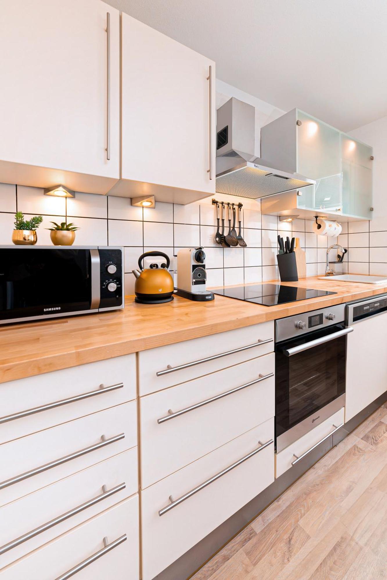 Smart Home - Wuppertal - Perfect For 6 Guests - Central - Netflix - Schwebebahn - Free Parking Zone Exterior photo