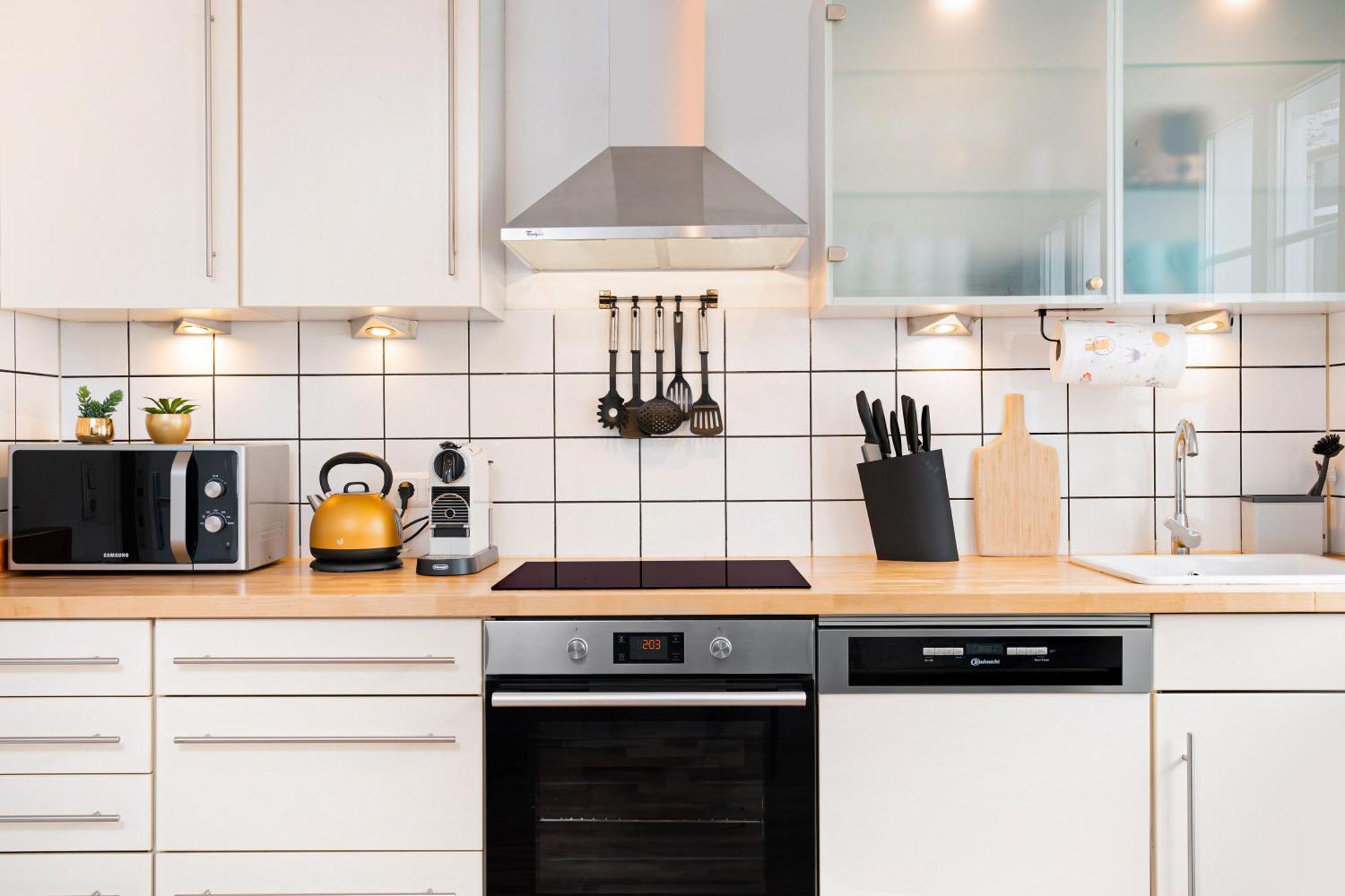 Smart Home - Wuppertal - Perfect For 6 Guests - Central - Netflix - Schwebebahn - Free Parking Zone Exterior photo